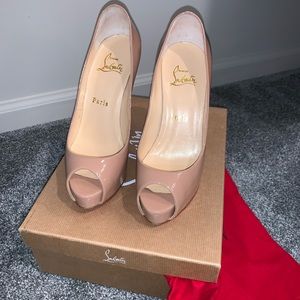 Nude Patent Leather peep toe Louboutins